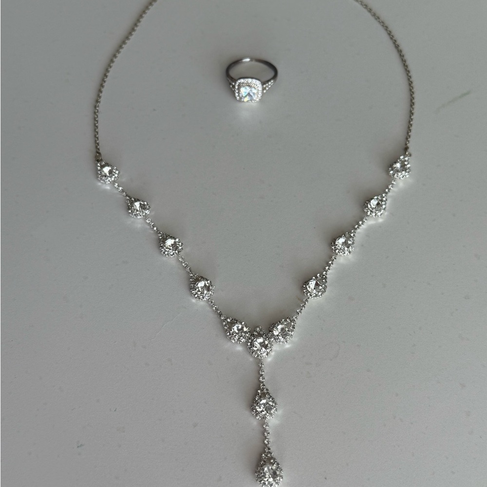 Elegant Silver Necklace and Ring Set